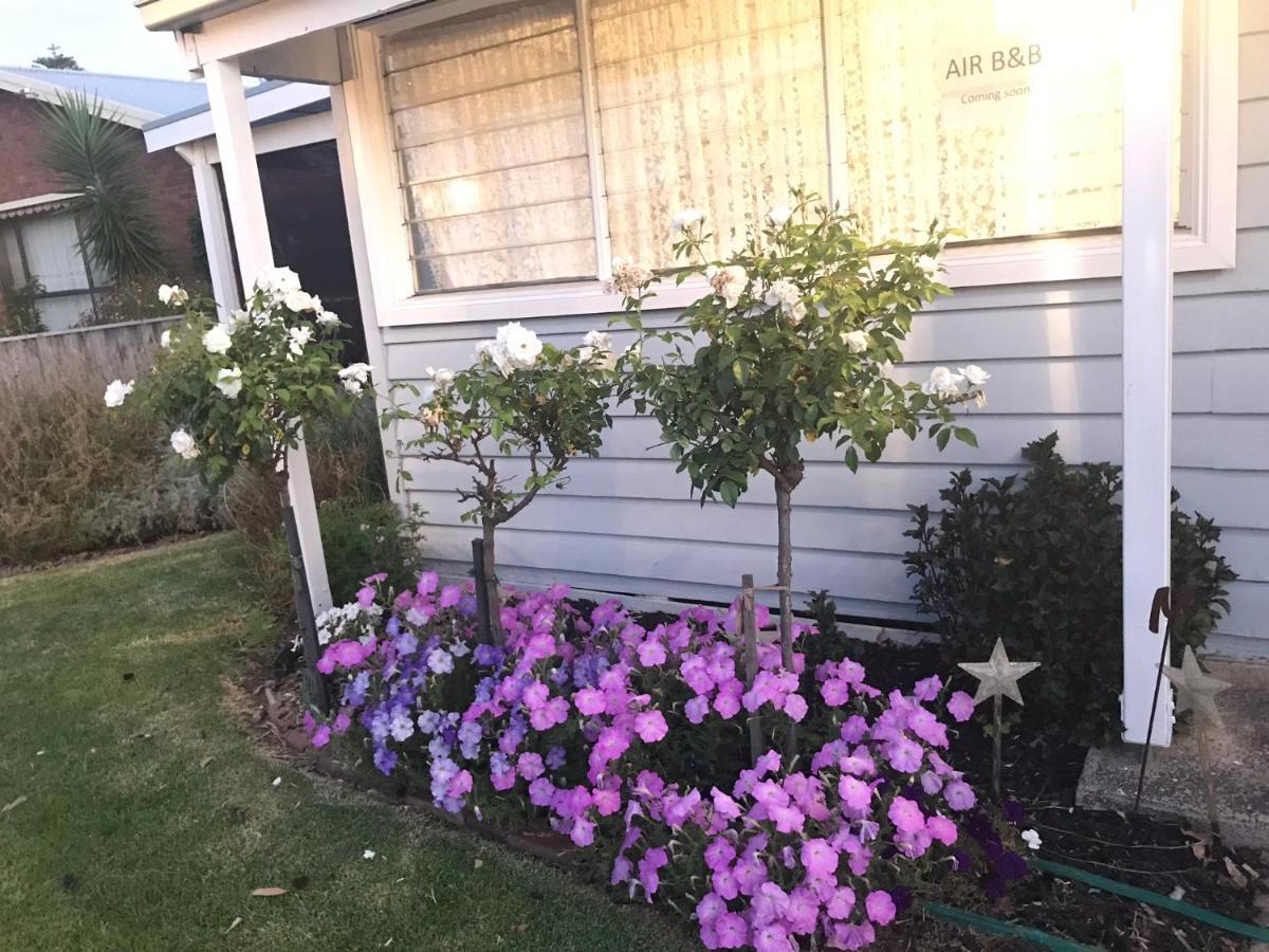That Seaside Cottage - Fully Equipped Home, 4 Bedrooms On The Foreshore Tooradin ภายนอก รูปภาพ