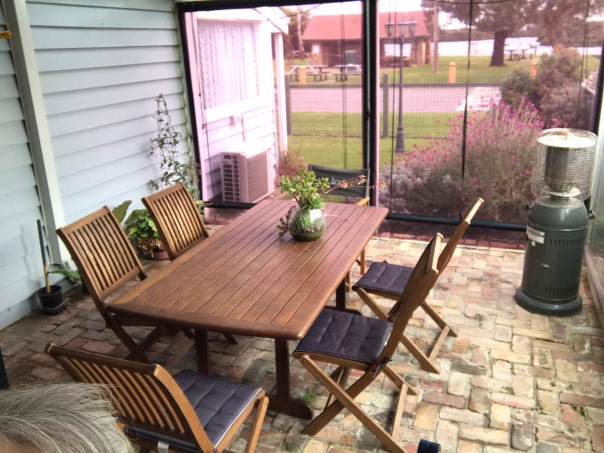 That Seaside Cottage - Fully Equipped Home, 4 Bedrooms On The Foreshore Tooradin ภายนอก รูปภาพ