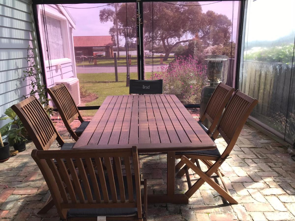 That Seaside Cottage - Fully Equipped Home, 4 Bedrooms On The Foreshore Tooradin ภายนอก รูปภาพ