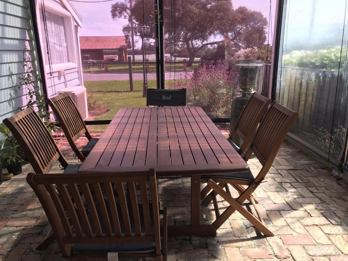 That Seaside Cottage - Fully Equipped Home, 4 Bedrooms On The Foreshore Tooradin ภายนอก รูปภาพ